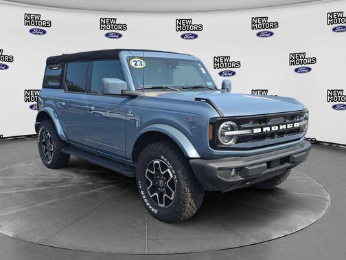 Azure Gray Metallic 2023 Ford Bronco Outer Banks