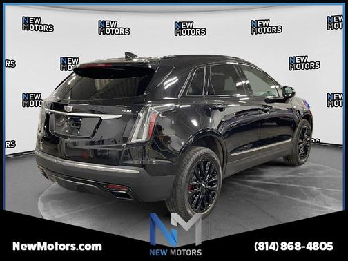 Black Metallic 2022 Cadillac XT5 Sport