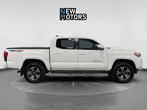 Super White 2019 Toyota Tacoma TRD Sport