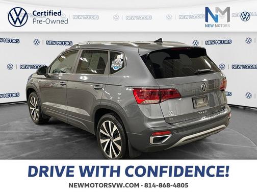 Platinum Gray Metallic 2023 Volkswagen Taos 1.5T SE