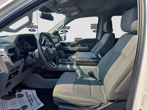 Oxford White 2023 Ford F-150 XLT