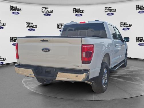 Oxford White 2023 Ford F-150 XLT
