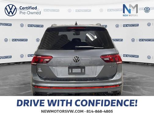 Platinum Gray Metallic 2023 Volkswagen Tiguan 2.0T SE R-Line Black