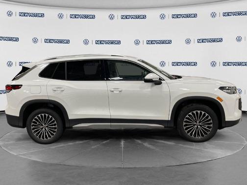 Pure White 2026 Volkswagen Tiguan 2.0T S