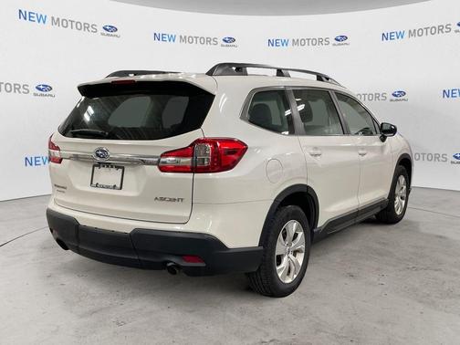 Crystal White Pearl 2019 Subaru Ascent Base 8-Passenger