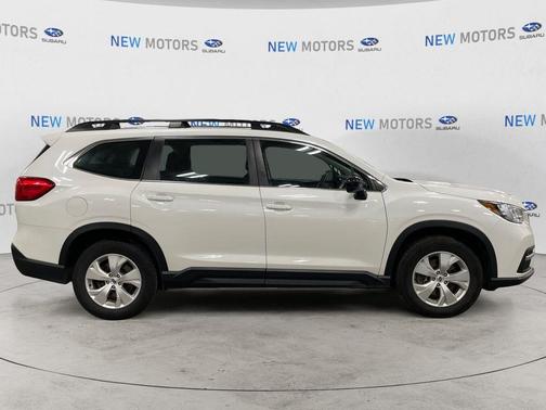 Crystal White Pearl 2019 Subaru Ascent Base 8-Passenger