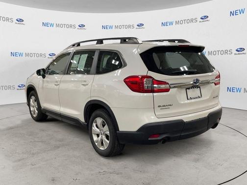 Crystal White Pearl 2019 Subaru Ascent Base 8-Passenger