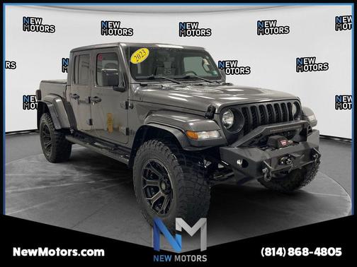 Crystal Metallic 2023 Jeep Gladiator Sport