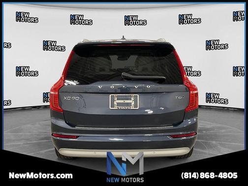 Denim Blue Metallic 2022 Volvo XC90 T6 Momentum 7 Passenger