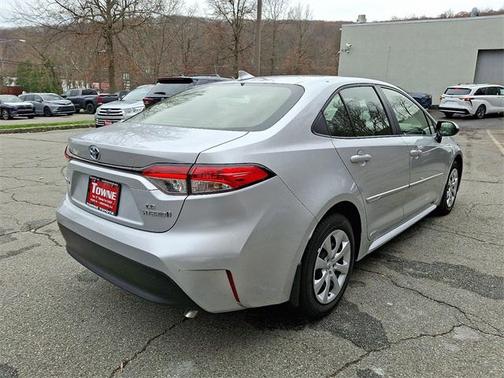 2024 Toyota Corolla Hybrid LE