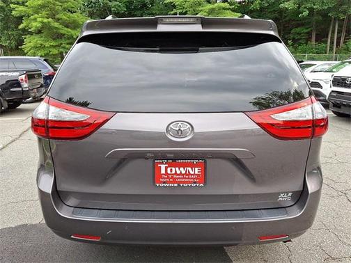 2019 Toyota Sienna XLE