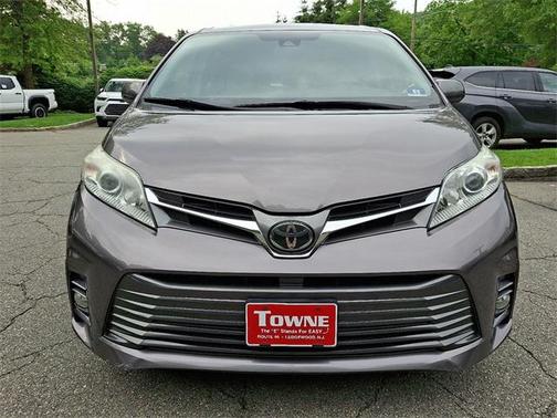 2019 Toyota Sienna XLE