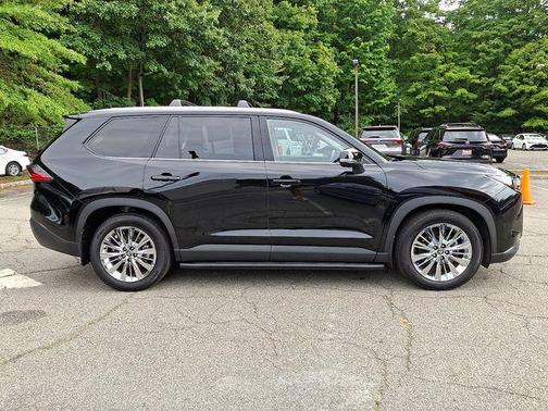 Midnight Black Metallic 2025 Toyota Grand Highlander Platinum
