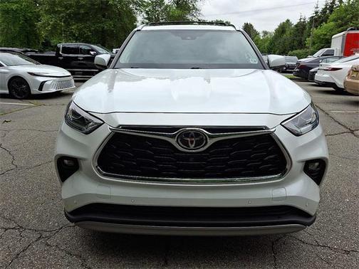 2022 Toyota Highlander Platinum