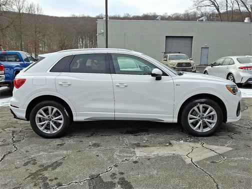 2022 Audi Q3 45 S line Premium