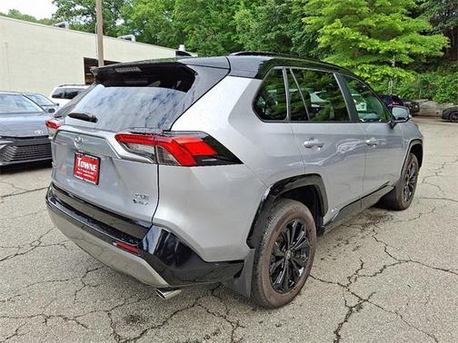 2025 Toyota RAV4 Hybrid SE
