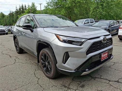 2025 Toyota RAV4 Hybrid SE
