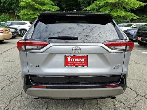 2025 Toyota RAV4 Hybrid SE