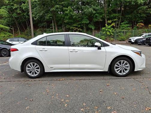 2024 Toyota Corolla Hybrid LE