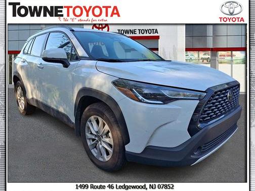 2024 Toyota Corolla Cross LE