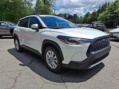 2024 Toyota Corolla Cross LE