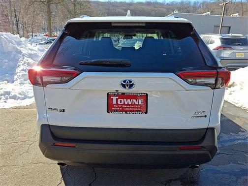 2023 Toyota RAV4 Hybrid XLE