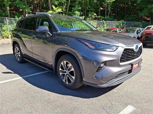 2022 Toyota Highlander Hybrid XLE