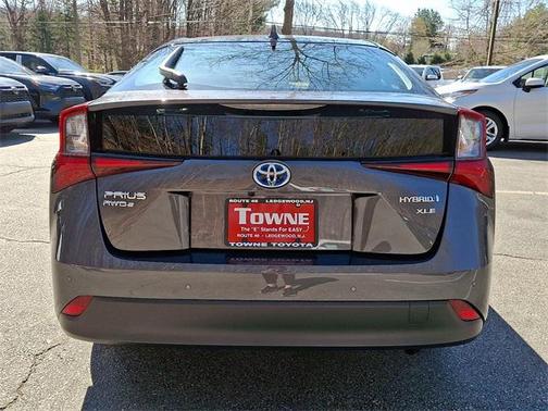 2021 Toyota Prius LE