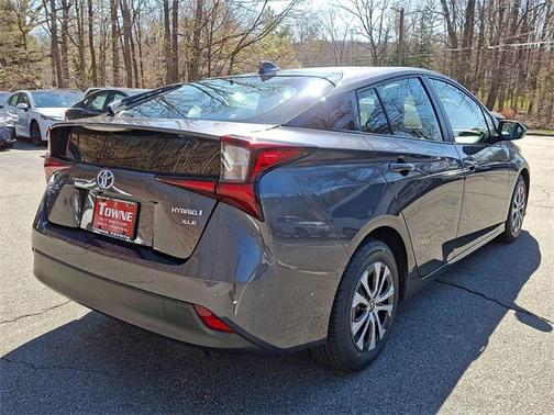 2021 Toyota Prius LE