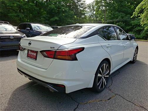 2020 Nissan Altima SR FWD