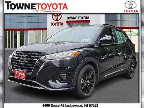 2022 Nissan Kicks SR
