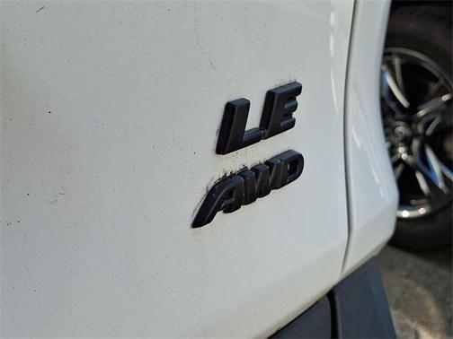 2022 Toyota RAV4 LE