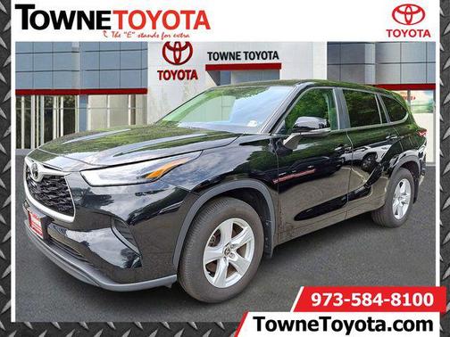 Midnight Black Metallic 2023 Toyota Highlander L