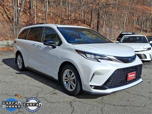 2023 Toyota Sienna XSE 7 Passenger