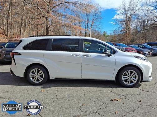 2023 Toyota Sienna XSE 7 Passenger