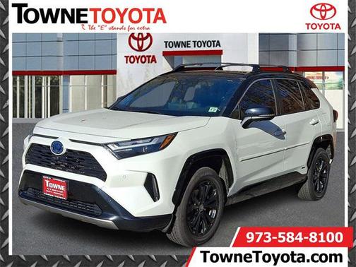 2022 Toyota RAV4 Hybrid SE
