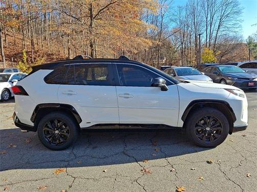 2022 Toyota RAV4 Hybrid SE