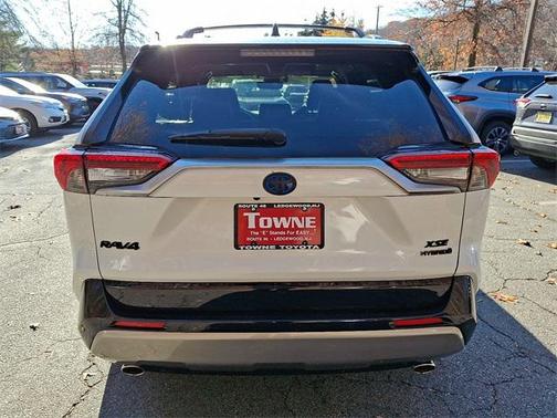 2022 Toyota RAV4 Hybrid SE