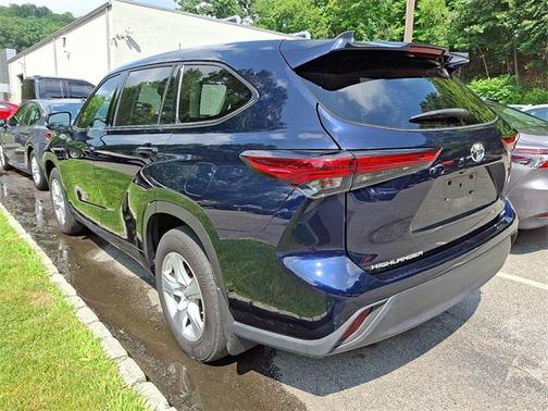 2022 Toyota Highlander L