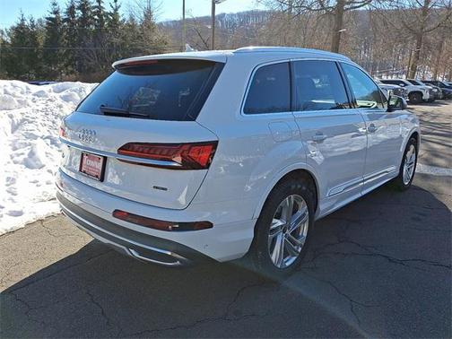 2022 Audi Q7 55 Premium Plus