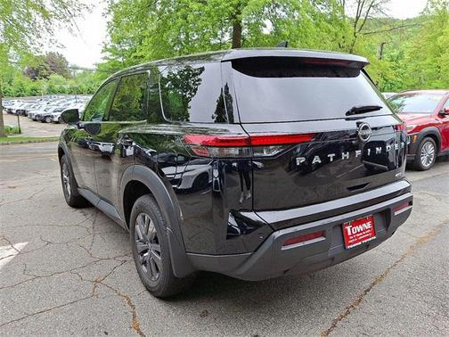 2023 Nissan Pathfinder S 4WD