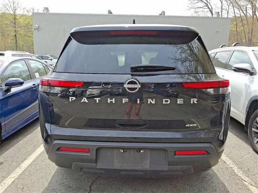 2023 Nissan Pathfinder S 4WD