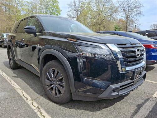 2023 Nissan Pathfinder S 4WD