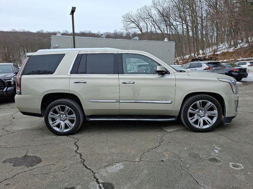 2015 Cadillac Escalade Luxury