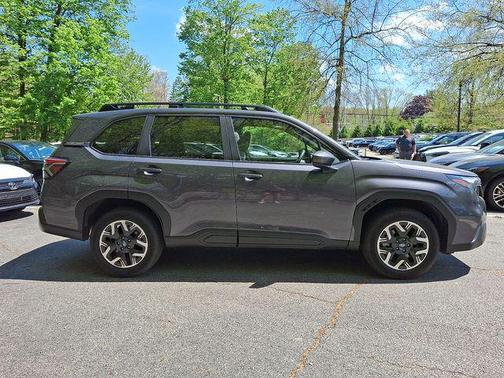 Magnetite Gray Metallic 2025 Subaru Forester Premium