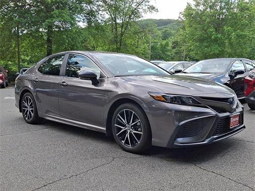 2024 Toyota Camry Hybrid SE