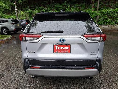 2022 Toyota RAV4 Hybrid SE