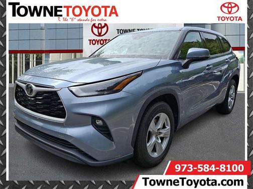 2022 Toyota Highlander LE