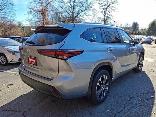 2024 Toyota Highlander XLE