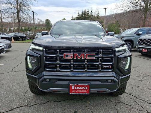 Onyx Black 2024 GMC Canyon AT4